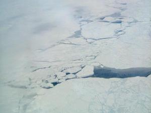 Metánkiáramlás a jég alól